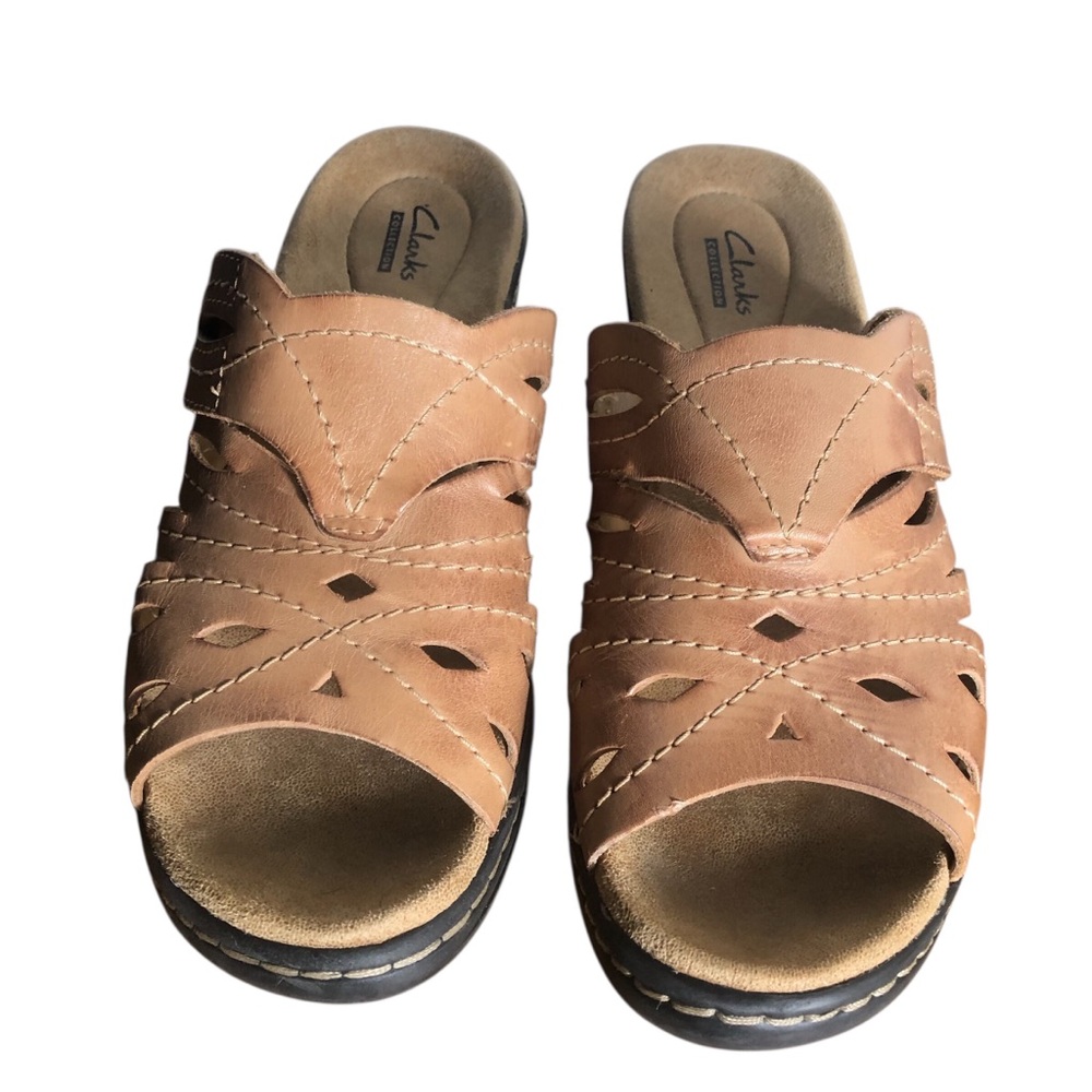 Clarks Collection light brown leather slip on sandals Sz 9M